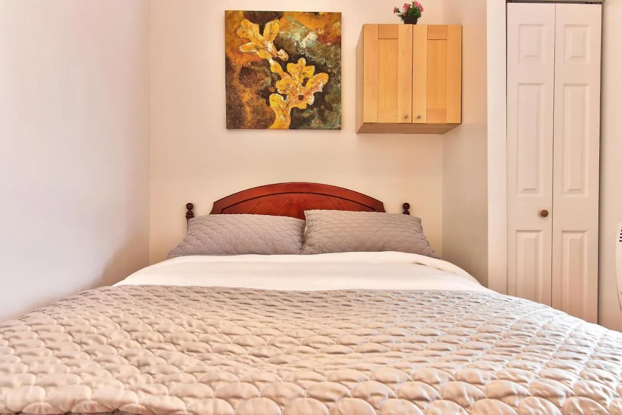 Apartment Et Studio Montreal