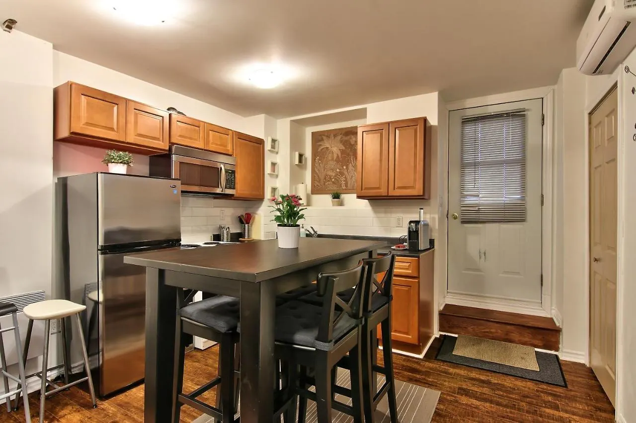 Apartment Et Studio Montreal